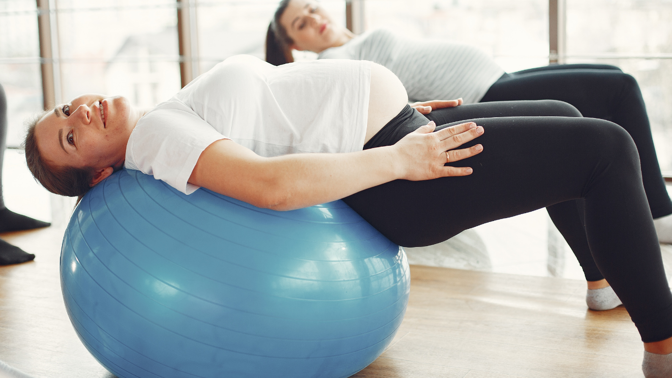 5 ejercicios con pelota para embarazadas